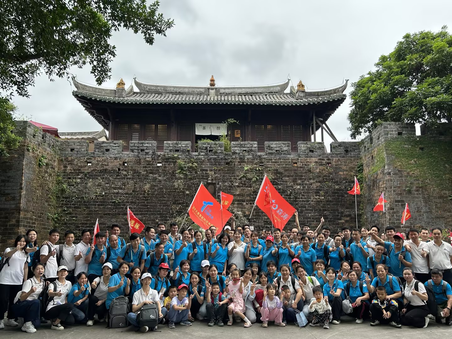 深圳亚克力工厂的周年庆竟然是这样安排的