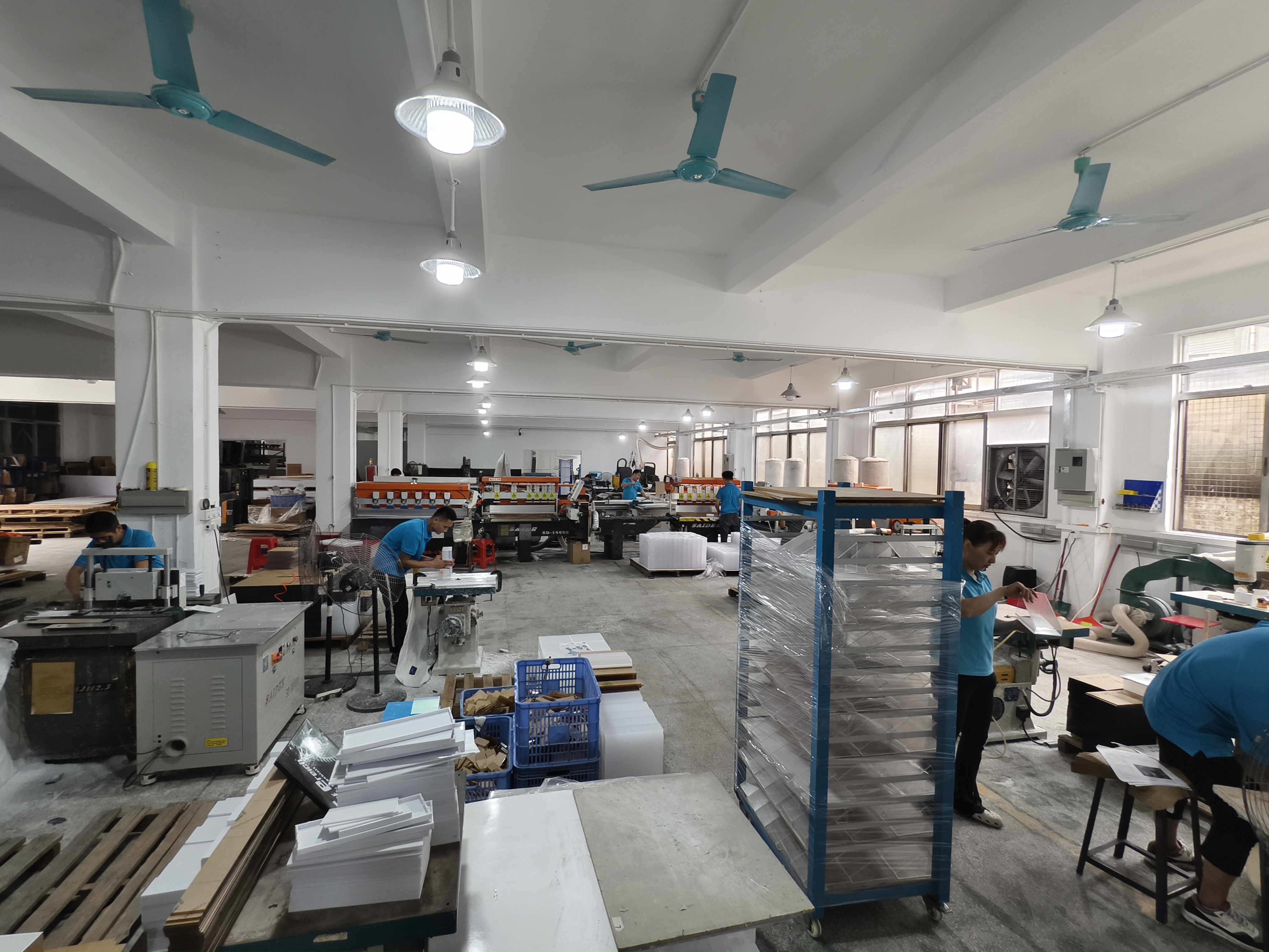 森涛亚克力：元旦启新程，聚力赴新篇